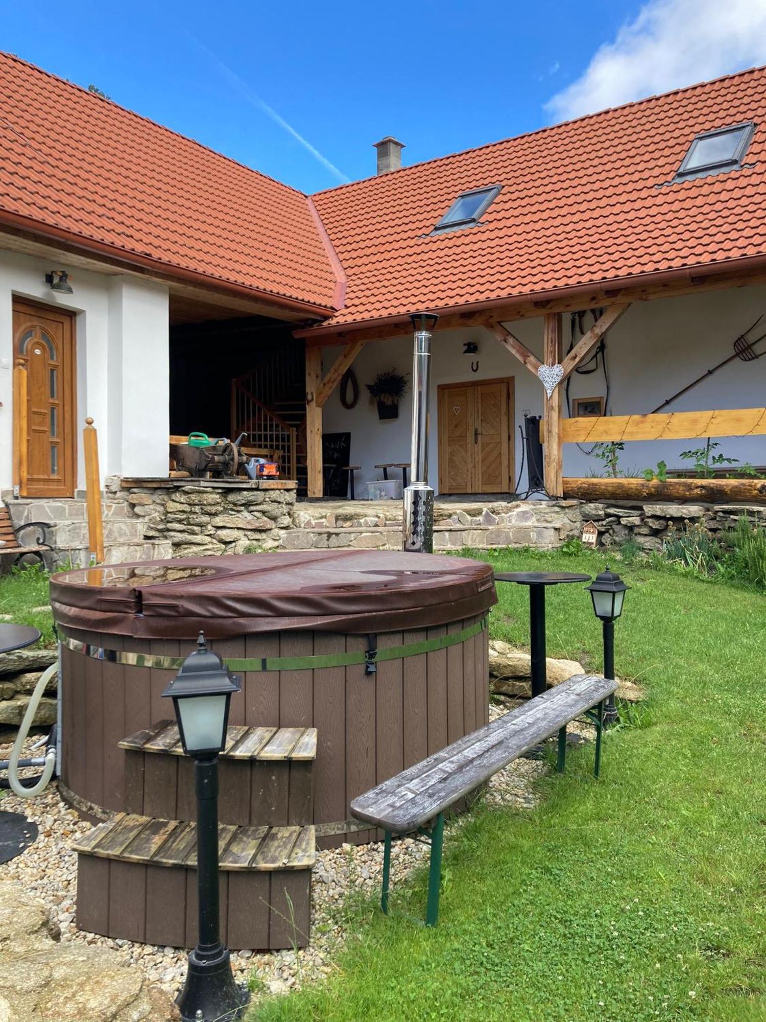 Statek Derava Bota Apartment Benesov nad Cernou